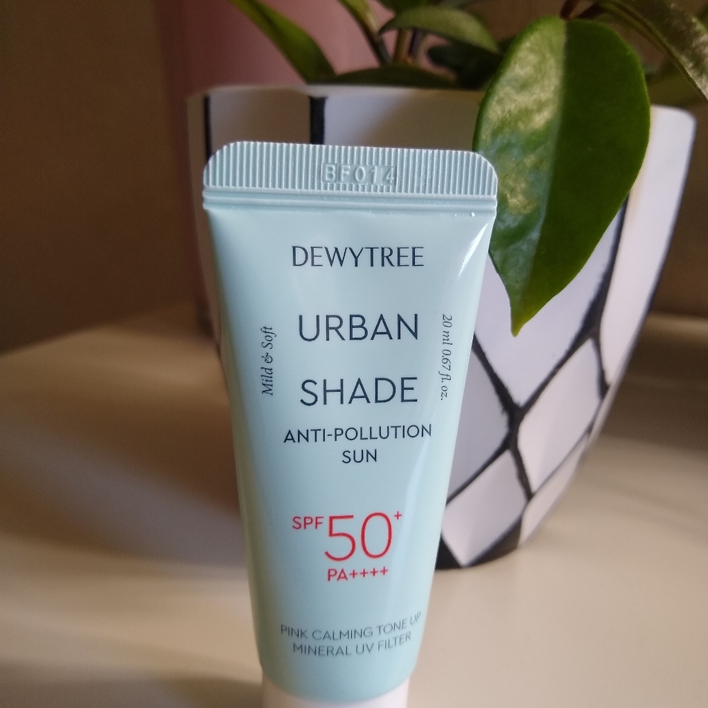 Dewytree mineral SPF 50  SEALED